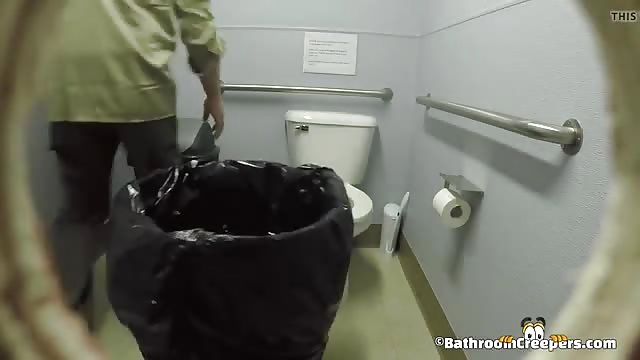 Heimlich gefilmter WC-Sex